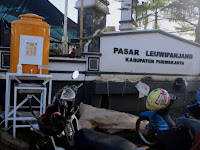Pemkab Purwakarta Antisipasi Penyebaran Covid-19 di Pasar Tradisional Pemkab Purwakarta Antisipasi Penyebaran Covid-19 di Pasar Tradisional